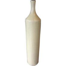 Wazon ceramiczny w kolorze beżowym z brązowym obrzeżem 6.5x6.5x30.4 cm