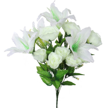 Bukiet 12 kwiatów mix róży i lilii w kolorze białym