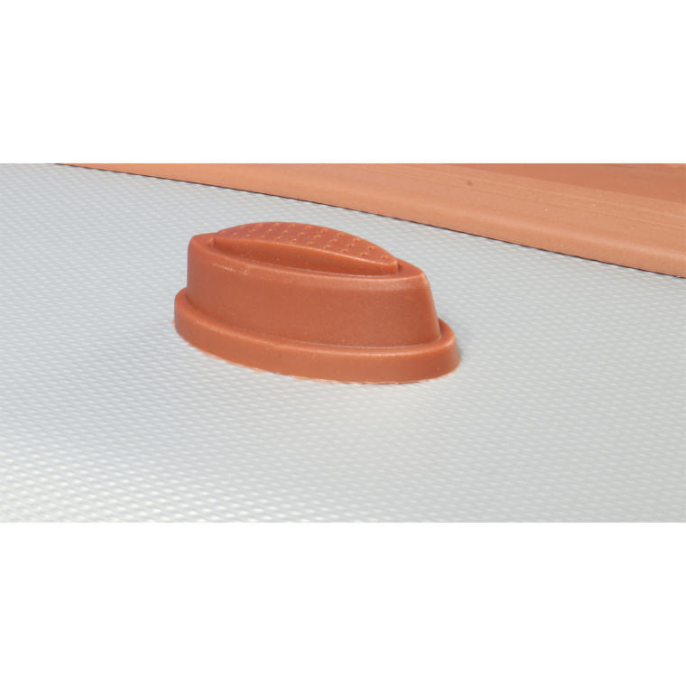 Walizka podróżna Gravi 650, srebrna, wytrzymała, zabezpieczająca bagaż, idealna na lot, pociąg czy autokar.