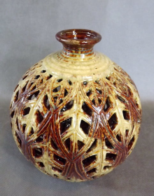 Ażurowy Wazon Ceramiczny w Kolorze Brązowym 20x17cm