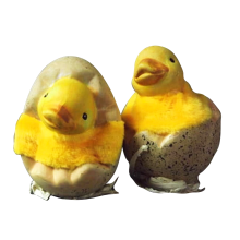 Ceramiczny kurczaczek z żółtym futerkiem 8x6 cm