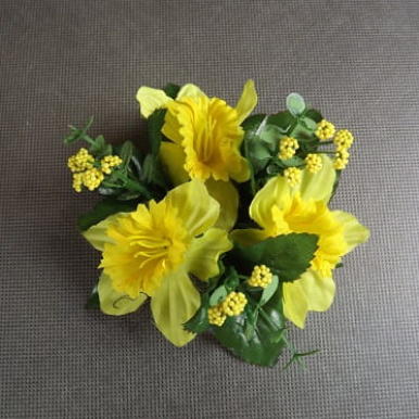 Ż&oacute;łty Stroik na Świeczkę z Żonkilem o Średnicy 3.5cm i Wysokości 13cm