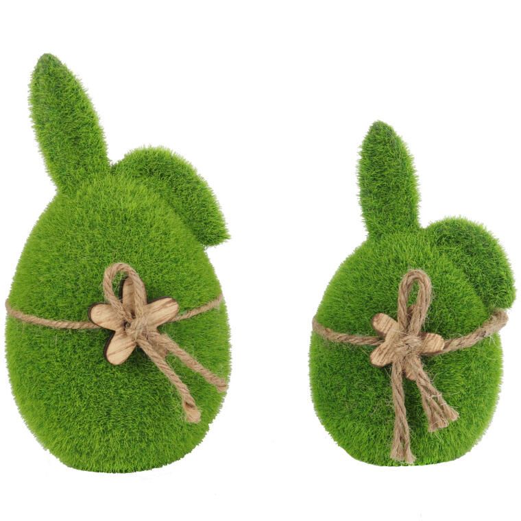 Zając flokowany z drewnianym kwiatkiem 15 cm zielony
