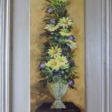 Obraz wysoka kompozycja kwiatów w donicy 2 w rozmiarze 30 x 56 cm