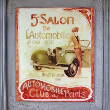 Obraz kobieta i samochód w kolorze czerwonym 46 x 56 cm