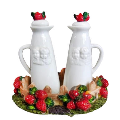 Komplet Truskawkowych Dzbanuszk&oacute;w na Tacce z Polirezynu