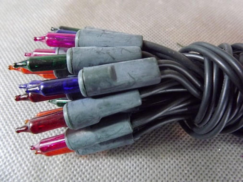 Lampki Choinkowe Multikolorowe 50 szt. na Zielonym Kablu 2.6m, 220V-240V, Użytek Wewnętrzny