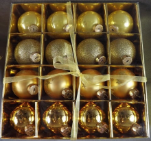 Komplet 16 Złotych Bombek Plastikowych o Średnicy 6 cm w Kartoniku