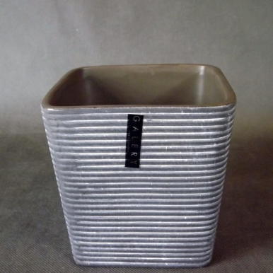 Wazon ceramiczny kwadratowy w prążki grafitowo-brązowy 13.5x13.5x13 cm