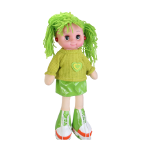 Śpiewająca Lalka Przytulanka w Zielonej Sukience z Świecącymi Kolczykami