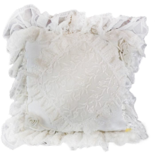 Romantyczna kremowa poduszka z haftem i falbanami