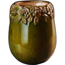 Zdobiony ceramiczny wazon w kolorze zielonego mchu 27x34,5 cm