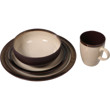 Zastawa stołowa ceramiczna z brązowymi talerzami