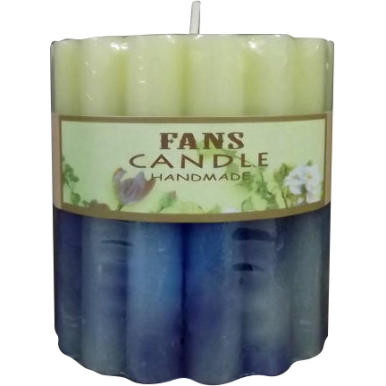 Wielobarwne świeca o wymiarach 7,2x7,6 cm